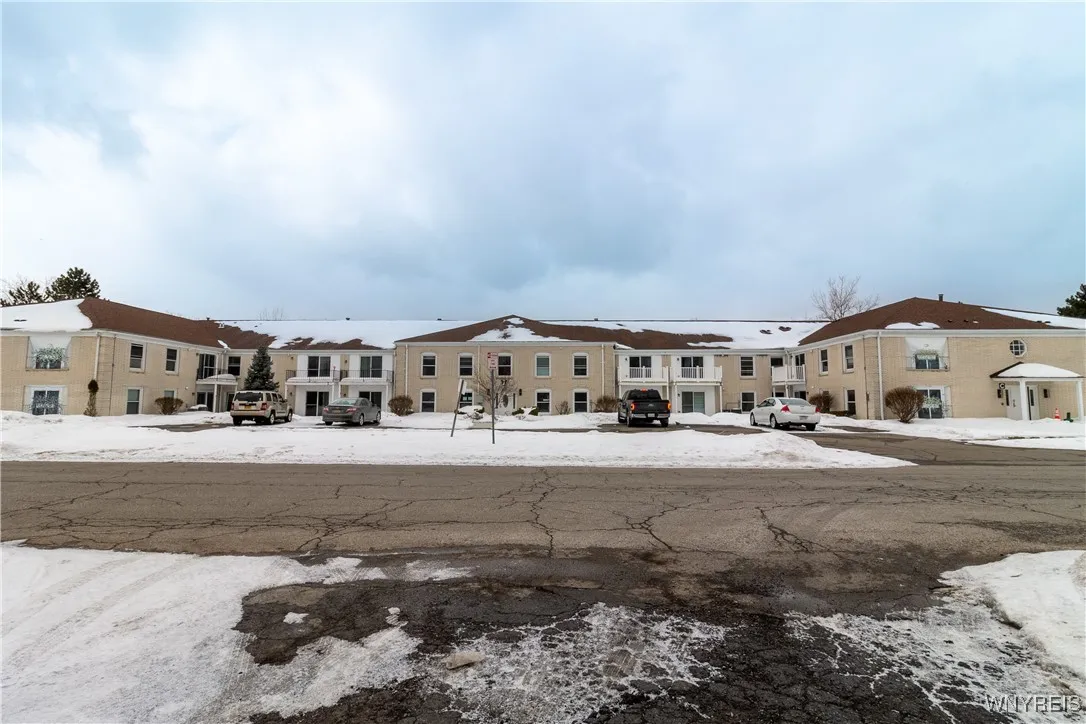 11 Robert Drive, Lancaster, New York 14086, Lancaster, New York 14086, 2 Bedrooms Bedrooms, 5 Rooms Rooms,1 BathroomBathrooms,Residential Lease,Closed,11 Robert Drive, Lancaster, New York 14086,0,B1587918