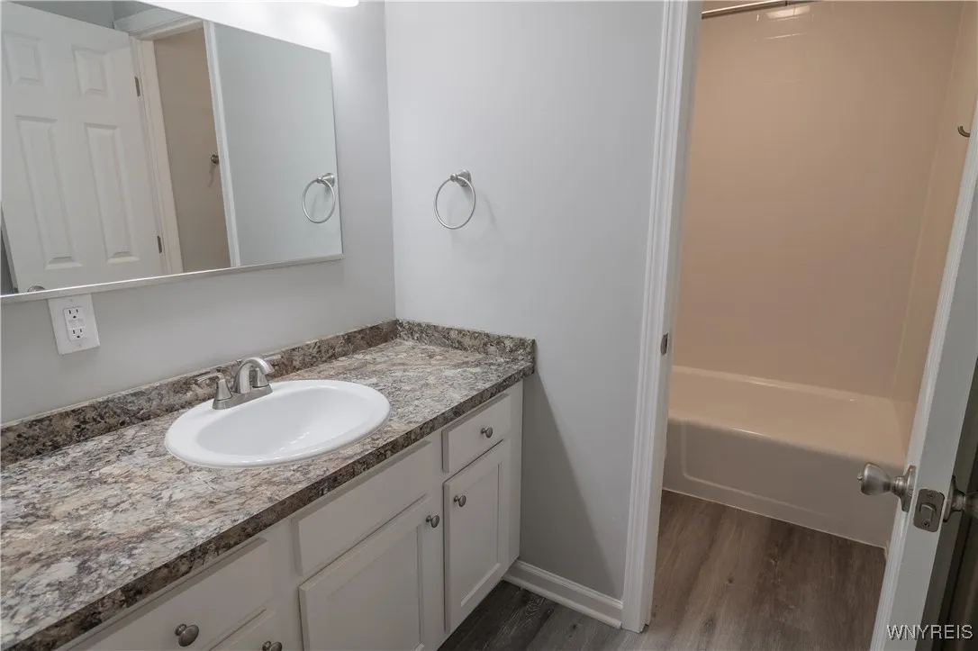 11 Robert Drive, Lancaster, New York 14086, Lancaster, New York 14086, 2 Bedrooms Bedrooms, 5 Rooms Rooms,1 BathroomBathrooms,Residential Lease,Closed,11 Robert Drive, Lancaster, New York 14086,0,B1587918