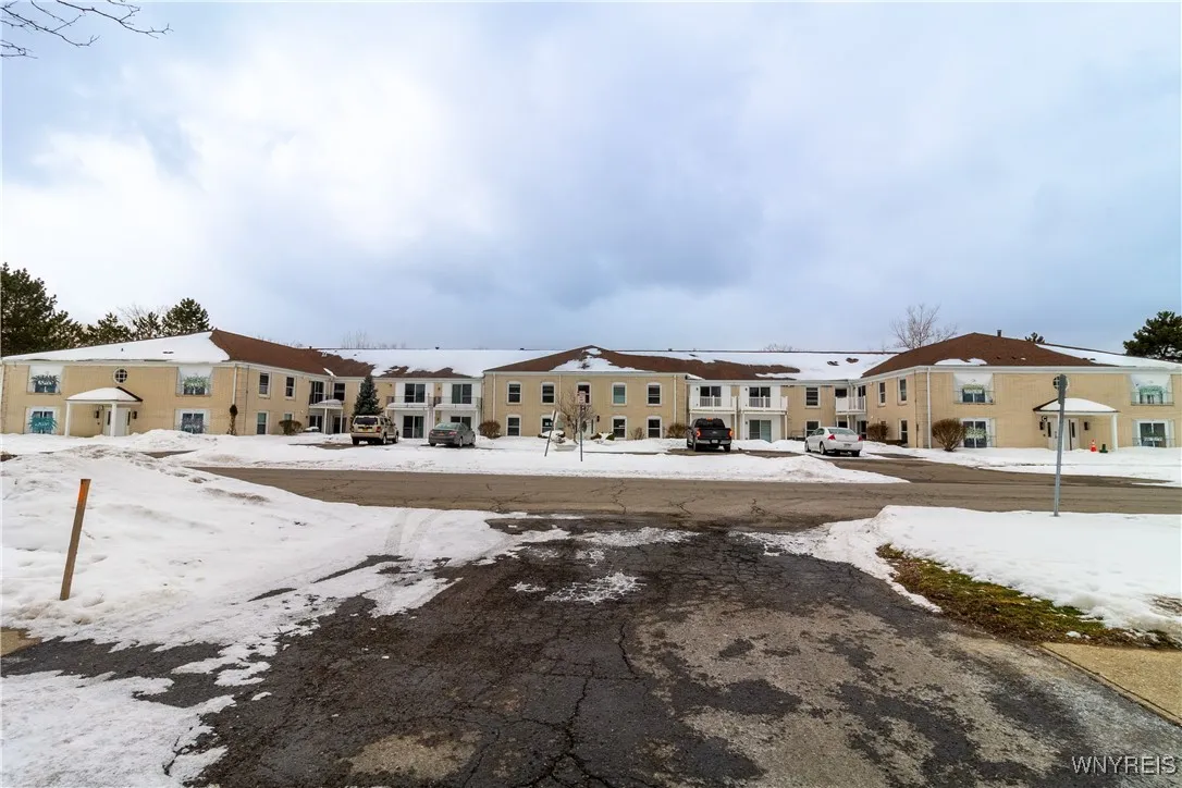 11 Robert Drive, Lancaster, New York 14086, Lancaster, New York 14086, 2 Bedrooms Bedrooms, 5 Rooms Rooms,1 BathroomBathrooms,Residential Lease,Closed,11 Robert Drive, Lancaster, New York 14086,0,B1587918