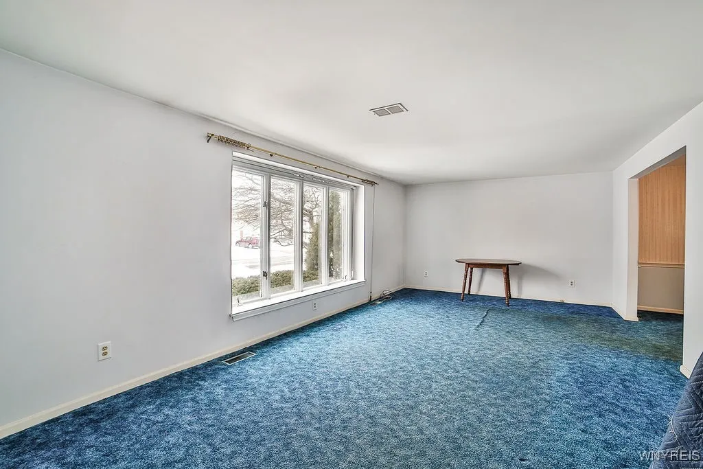 21 Half Moon Court, North Tonawanda, New York 1412, North Tonawanda, New York 14120, 4 Bedrooms Bedrooms, 10 Rooms Rooms,1 BathroomBathrooms,Residential,Closed,21 Half Moon Court, North Tonawanda, New York 1412,0,B1587543