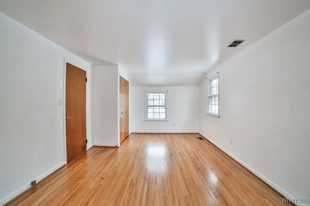 21 Half Moon Court, North Tonawanda, New York 1412, North Tonawanda, New York 14120, 4 Bedrooms Bedrooms, 10 Rooms Rooms,1 BathroomBathrooms,Residential,Closed,21 Half Moon Court, North Tonawanda, New York 1412,0,B1587543