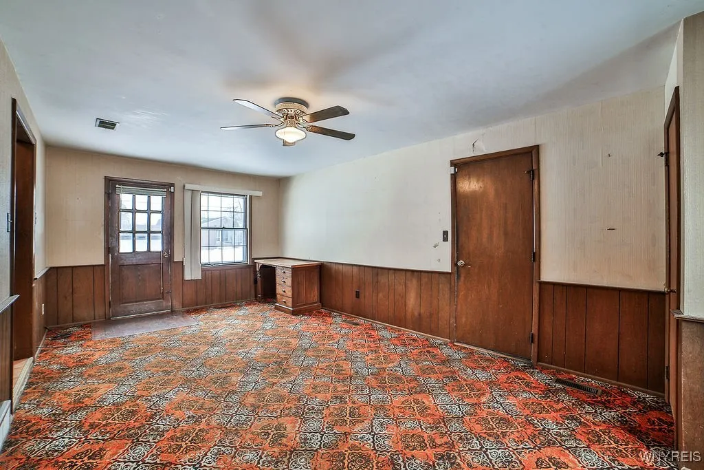 21 Half Moon Court, North Tonawanda, New York 1412, North Tonawanda, New York 14120, 4 Bedrooms Bedrooms, 10 Rooms Rooms,1 BathroomBathrooms,Residential,Closed,21 Half Moon Court, North Tonawanda, New York 1412,0,B1587543