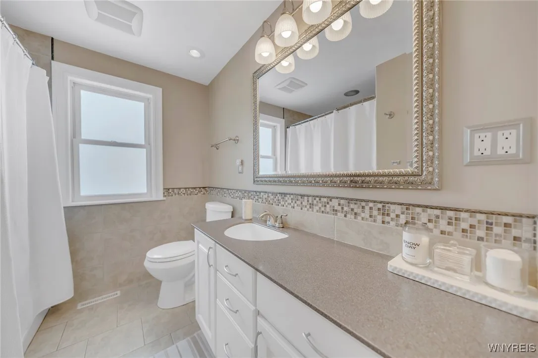 4331 Cameron Drive, Clarence, New York 14221, Clarence, New York 14221, 3 Bedrooms Bedrooms, 6 Rooms Rooms,1 BathroomBathrooms,Residential,Closed,4331 Cameron Drive, Clarence, New York 14221,0,B1587662