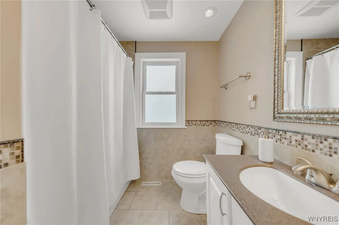 4331 Cameron Drive, Clarence, New York 14221, Clarence, New York 14221, 3 Bedrooms Bedrooms, 6 Rooms Rooms,1 BathroomBathrooms,Residential,Closed,4331 Cameron Drive, Clarence, New York 14221,0,B1587662