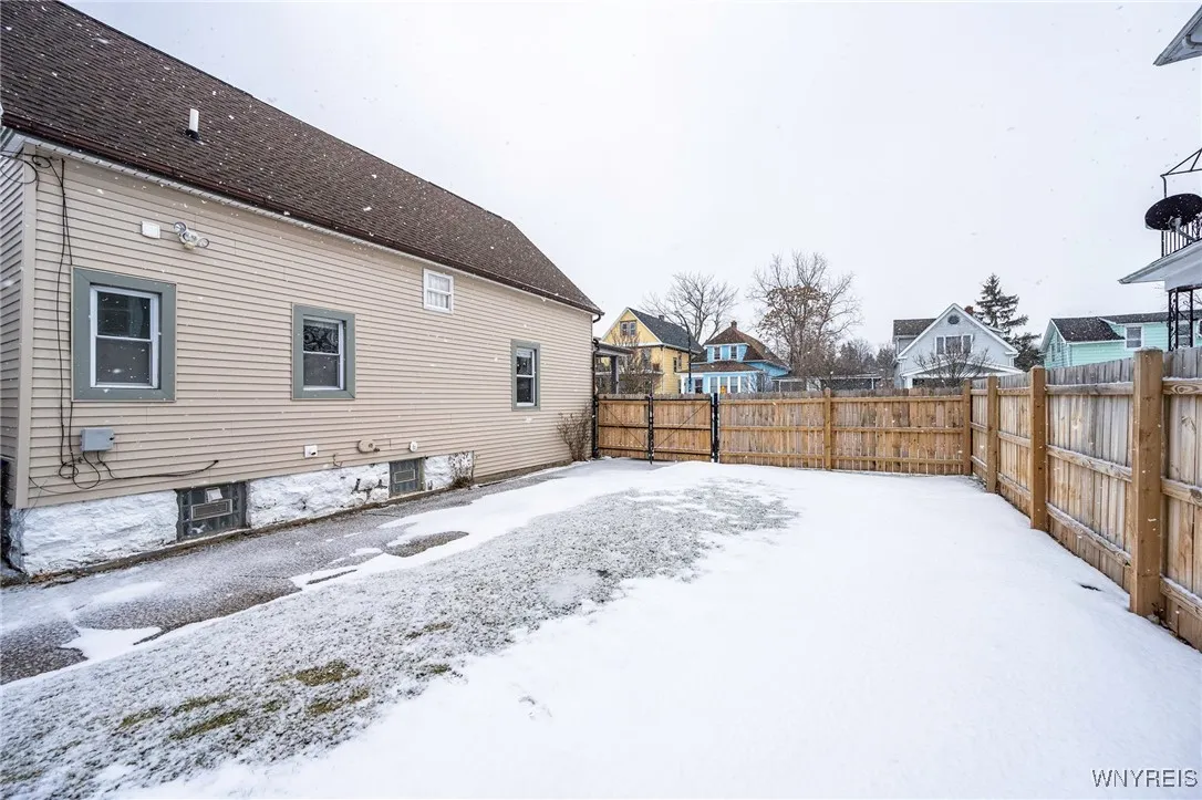 195 Merrimac Street, Buffalo, New York 14214, Buffalo, New York 14214, 4 Bedrooms Bedrooms, 8 Rooms Rooms,2 BathroomsBathrooms,Residential,Closed,195 Merrimac Street, Buffalo, New York 14214,0,B1588028