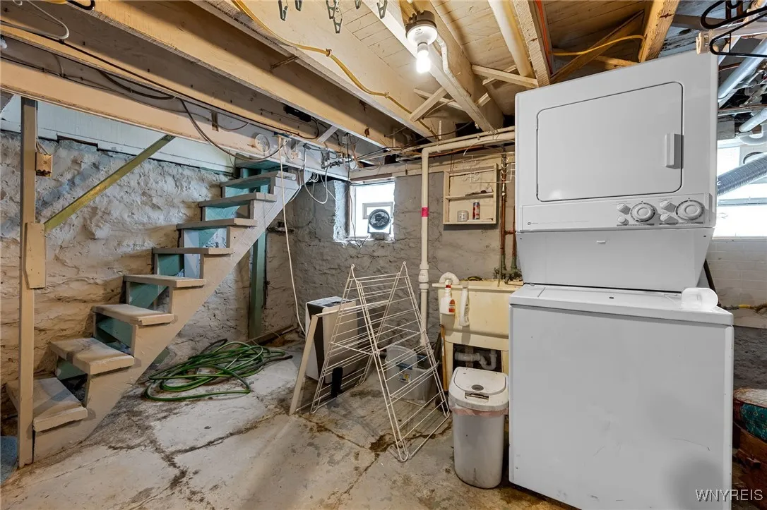 195 Merrimac Street, Buffalo, New York 14214, Buffalo, New York 14214, 4 Bedrooms Bedrooms, 8 Rooms Rooms,2 BathroomsBathrooms,Residential,Closed,195 Merrimac Street, Buffalo, New York 14214,0,B1588028
