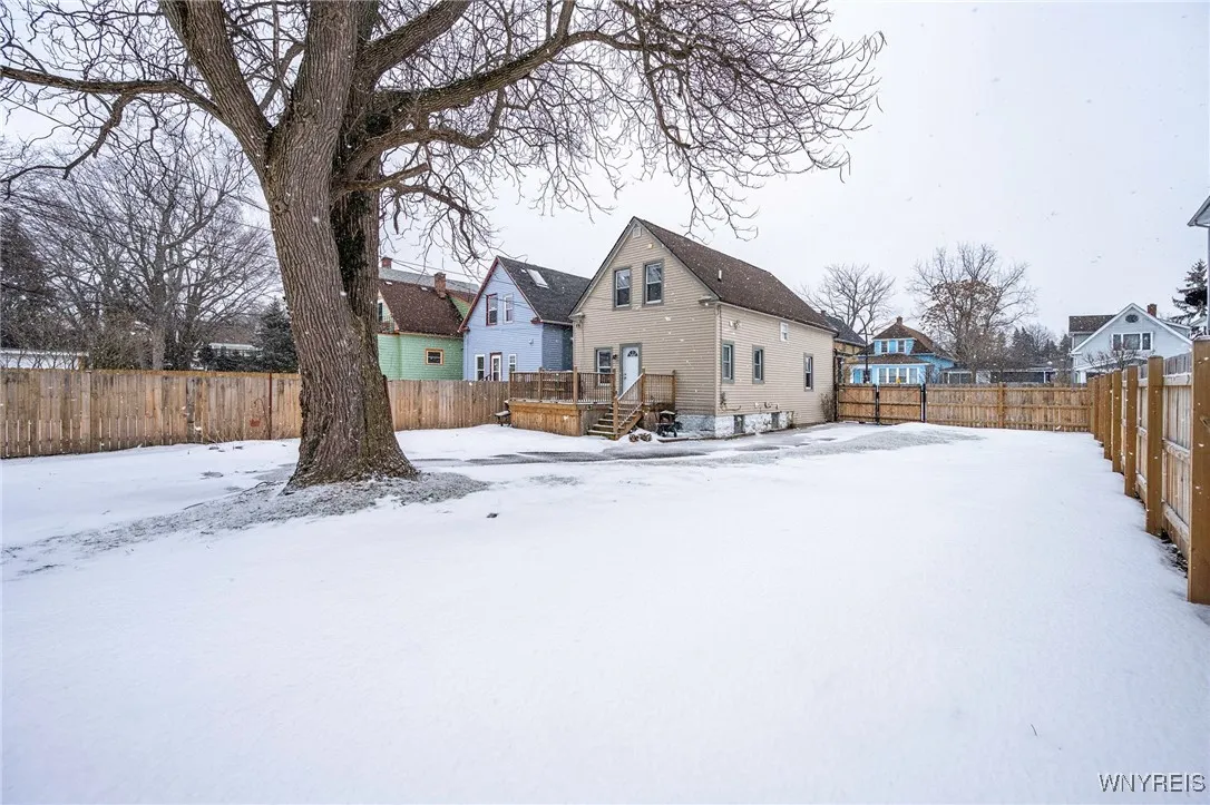 195 Merrimac Street, Buffalo, New York 14214, Buffalo, New York 14214, 4 Bedrooms Bedrooms, 8 Rooms Rooms,2 BathroomsBathrooms,Residential,Closed,195 Merrimac Street, Buffalo, New York 14214,0,B1588028