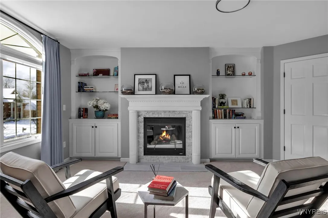 Primary suite sitting room