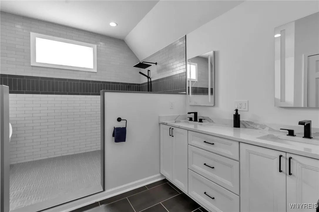 Primary suite bath