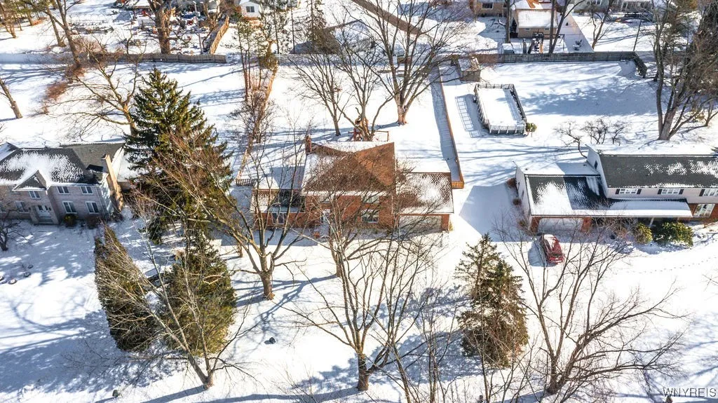 3515 Calvano Drive, Grand Island, New York 14072, Grand Island, New York 14072, 4 Bedrooms Bedrooms, 12 Rooms Rooms,2 BathroomsBathrooms,Residential,Closed,3515 Calvano Drive, Grand Island, New York 14072,0,B1588021