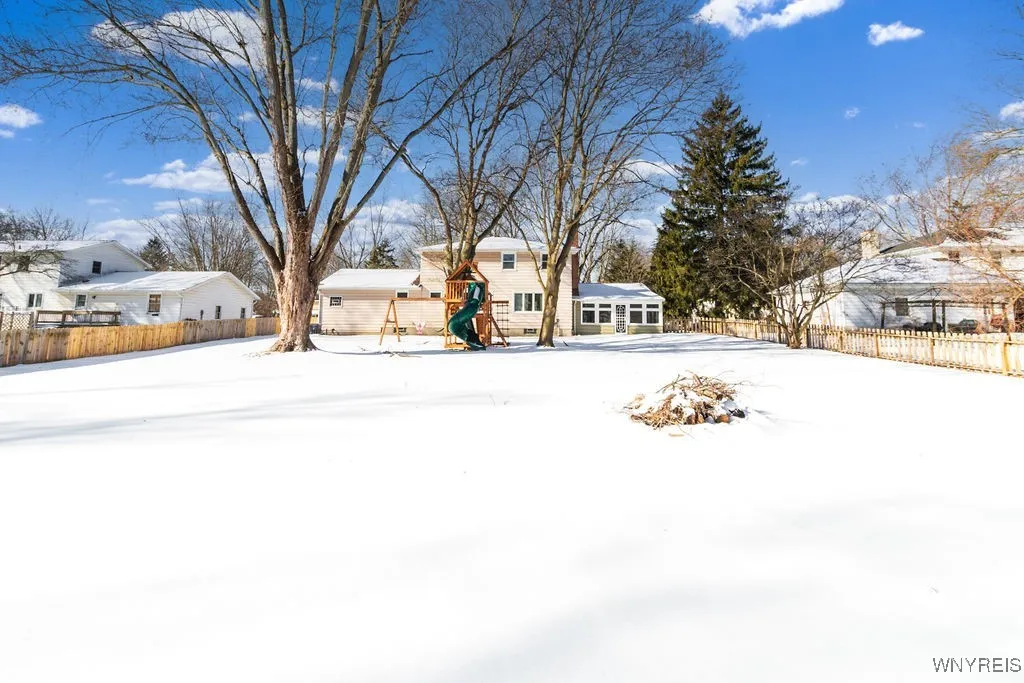 3515 Calvano Drive, Grand Island, New York 14072, Grand Island, New York 14072, 4 Bedrooms Bedrooms, 12 Rooms Rooms,2 BathroomsBathrooms,Residential,Closed,3515 Calvano Drive, Grand Island, New York 14072,0,B1588021