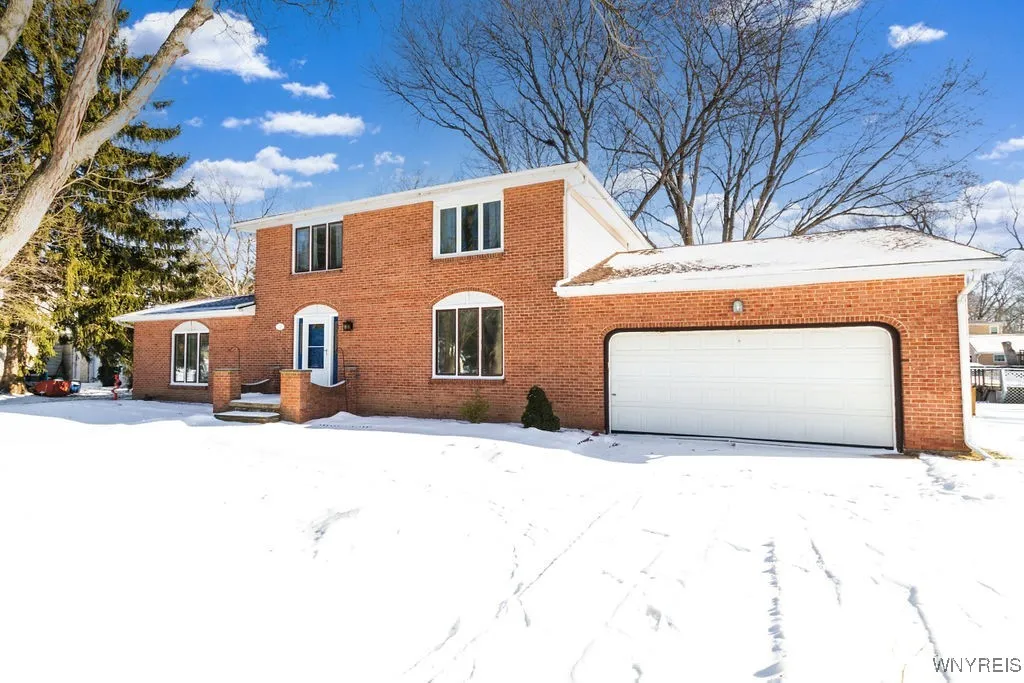 3515 Calvano Drive, Grand Island, New York 14072, Grand Island, New York 14072, 4 Bedrooms Bedrooms, 12 Rooms Rooms,2 BathroomsBathrooms,Residential,Closed,3515 Calvano Drive, Grand Island, New York 14072,0,B1588021