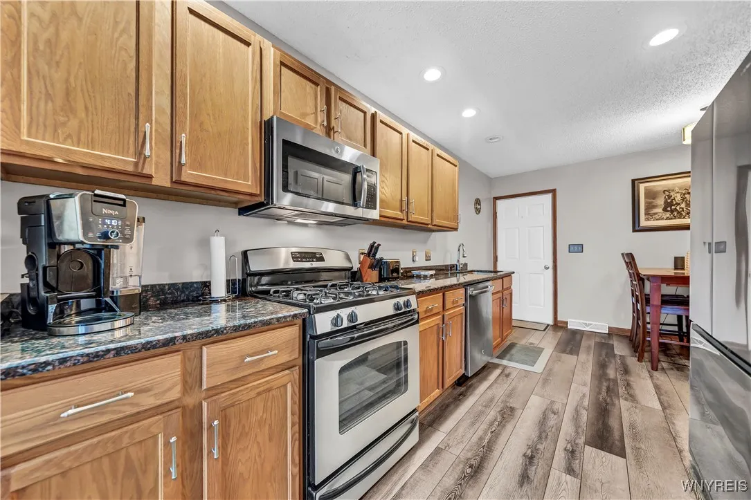 5180 Briercliff Drive, Hamburg, New York 14075, Hamburg, New York 14075, 2 Bedrooms Bedrooms, 4 Rooms Rooms,1 BathroomBathrooms,Residential,Closed,5180 Briercliff Drive, Hamburg, New York 14075,0,B1588114