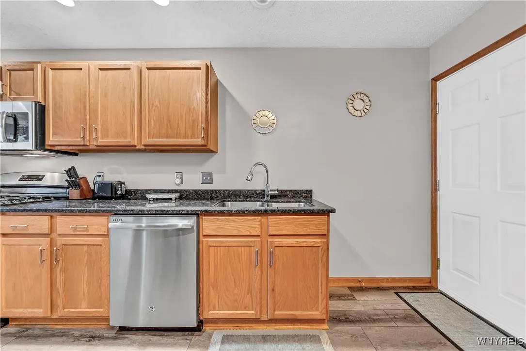 5180 Briercliff Drive, Hamburg, New York 14075, Hamburg, New York 14075, 2 Bedrooms Bedrooms, 4 Rooms Rooms,1 BathroomBathrooms,Residential,Closed,5180 Briercliff Drive, Hamburg, New York 14075,0,B1588114
