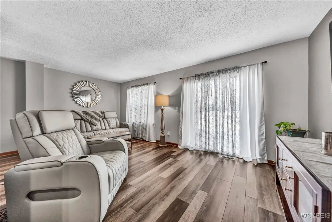 5180 Briercliff Drive, Hamburg, New York 14075, Hamburg, New York 14075, 2 Bedrooms Bedrooms, 4 Rooms Rooms,1 BathroomBathrooms,Residential,Closed,5180 Briercliff Drive, Hamburg, New York 14075,0,B1588114