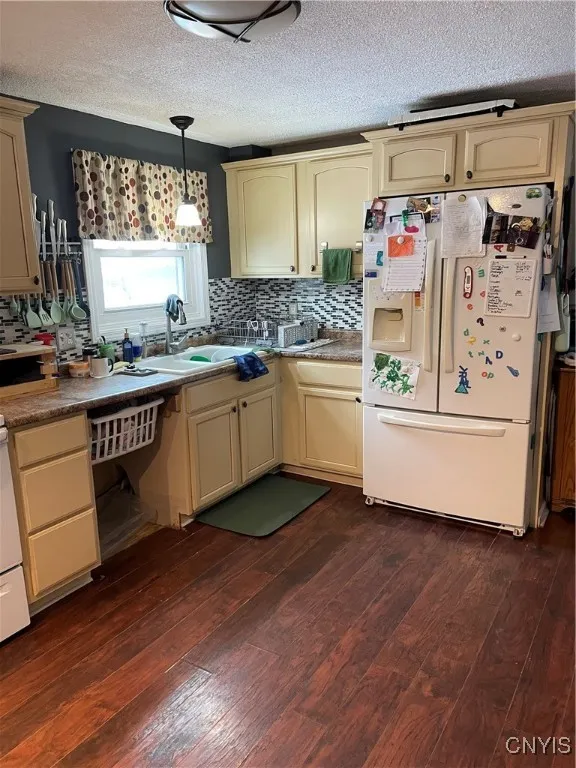 27079 County Route 32, Le Ray, New York 13637, Le Ray, New York 13637, 3 Bedrooms Bedrooms, 6 Rooms Rooms,2 BathroomsBathrooms,Residential,Closed,27079 County Route 32, Le Ray, New York 13637,S1588220