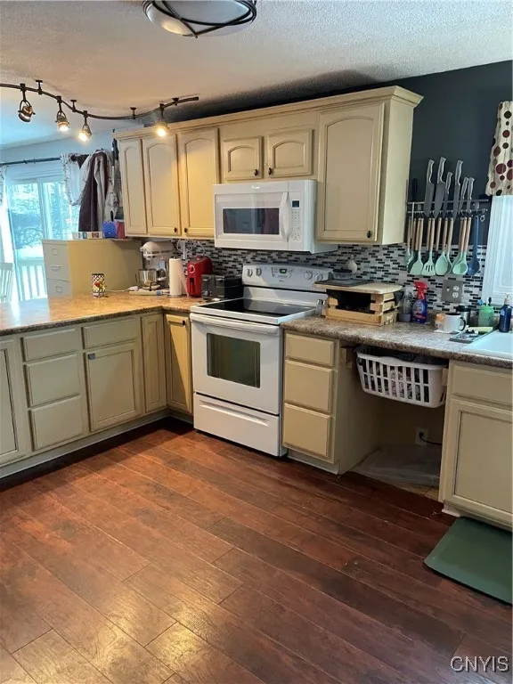 27079 County Route 32, Le Ray, New York 13637, Le Ray, New York 13637, 3 Bedrooms Bedrooms, 6 Rooms Rooms,2 BathroomsBathrooms,Residential,Closed,27079 County Route 32, Le Ray, New York 13637,S1588220