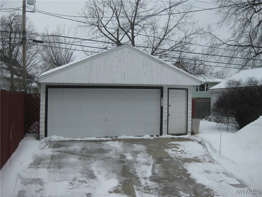 126 Chamberlin Drive, West Seneca, New York 14210, West Seneca, New York 14210, 4 Bedrooms Bedrooms, ,2 BathroomsBathrooms,Residential,Closed,126 Chamberlin Drive, West Seneca, New York 14210,0,B1587974