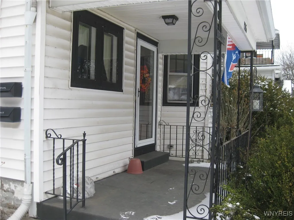 126 Chamberlin Drive, West Seneca, New York 14210, West Seneca, New York 14210, 4 Bedrooms Bedrooms, ,2 BathroomsBathrooms,Residential,Closed,126 Chamberlin Drive, West Seneca, New York 14210,0,B1587974