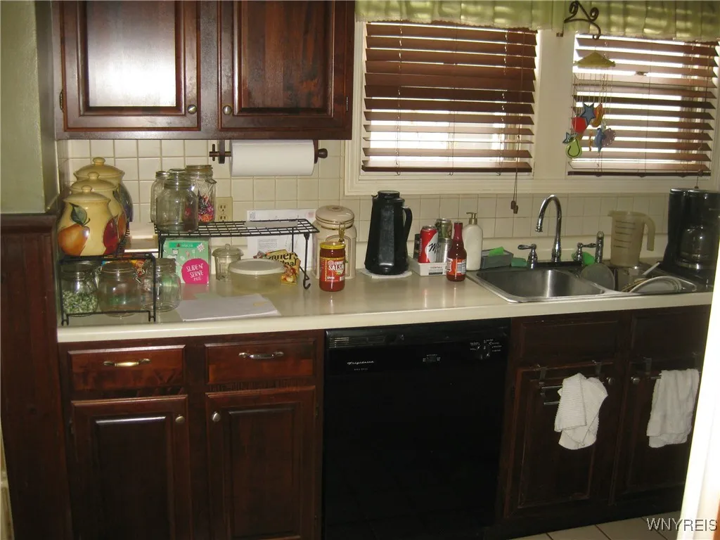 126 Chamberlin Drive, West Seneca, New York 14210, West Seneca, New York 14210, 4 Bedrooms Bedrooms, ,2 BathroomsBathrooms,Residential,Closed,126 Chamberlin Drive, West Seneca, New York 14210,0,B1587974