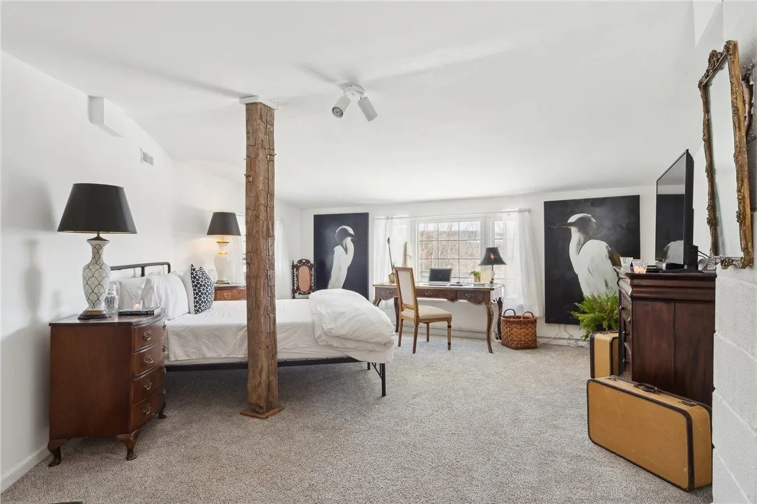 Primary bedroom 1st floor