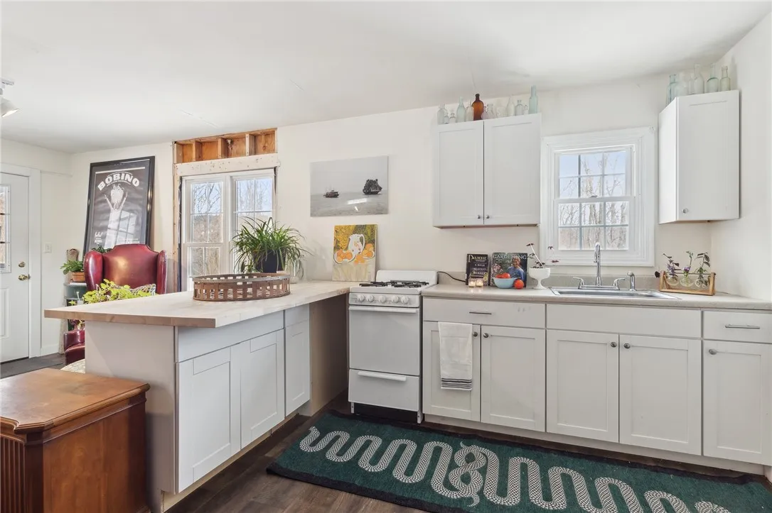 1st floor efficiency apartment