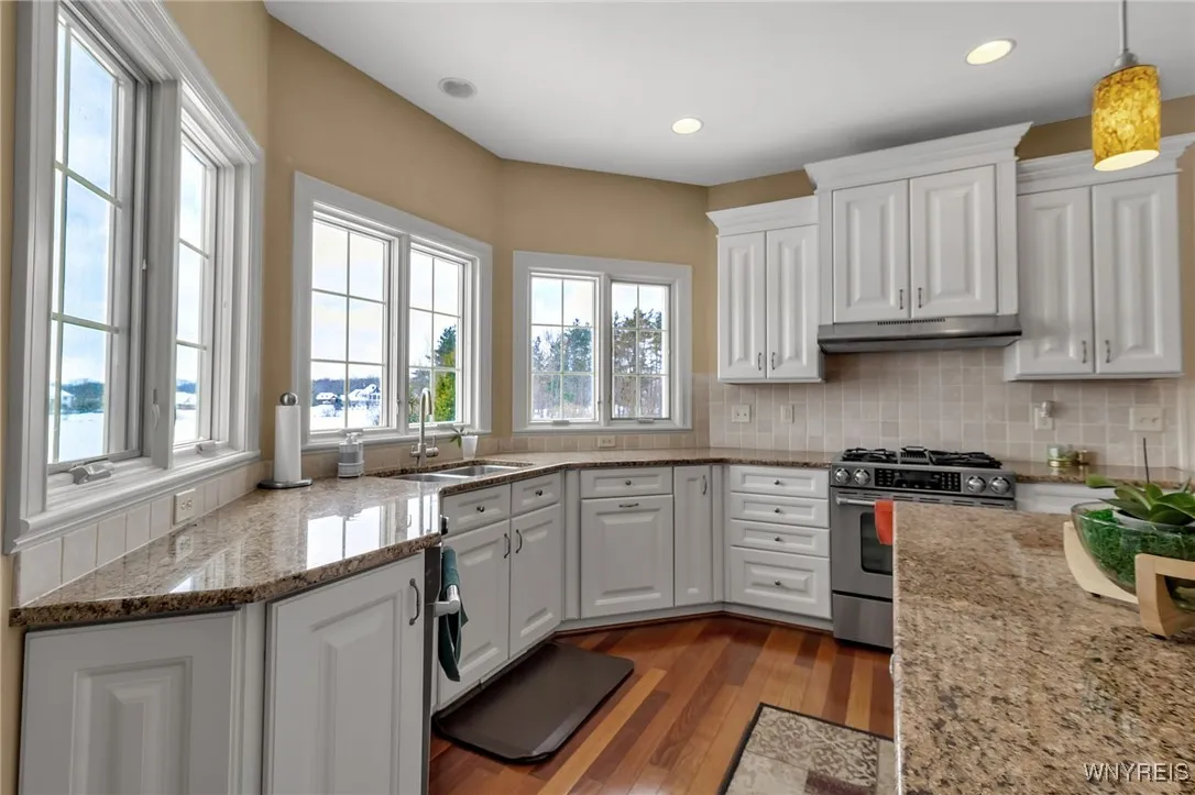 8 Kingfisher Court, Orchard Park, New York 14127, Orchard Park, New York 14127, 4 Bedrooms Bedrooms, 11 Rooms Rooms,3 BathroomsBathrooms,Residential,Closed,8 Kingfisher Court, Orchard Park, New York 14127,0,B1588171