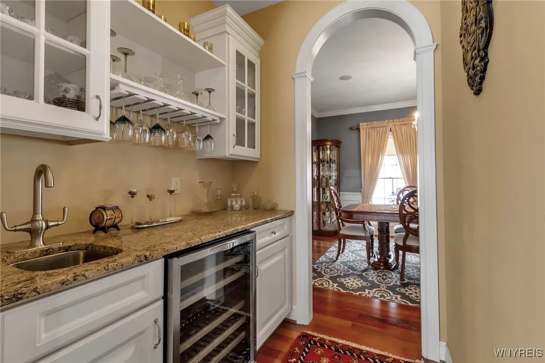 8 Kingfisher Court, Orchard Park, New York 14127, Orchard Park, New York 14127, 4 Bedrooms Bedrooms, 11 Rooms Rooms,3 BathroomsBathrooms,Residential,Closed,8 Kingfisher Court, Orchard Park, New York 14127,0,B1588171