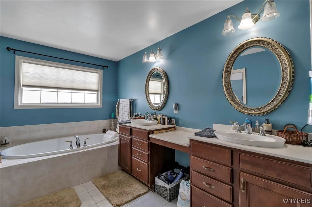 8 Kingfisher Court, Orchard Park, New York 14127, Orchard Park, New York 14127, 4 Bedrooms Bedrooms, 11 Rooms Rooms,3 BathroomsBathrooms,Residential,Closed,8 Kingfisher Court, Orchard Park, New York 14127,0,B1588171