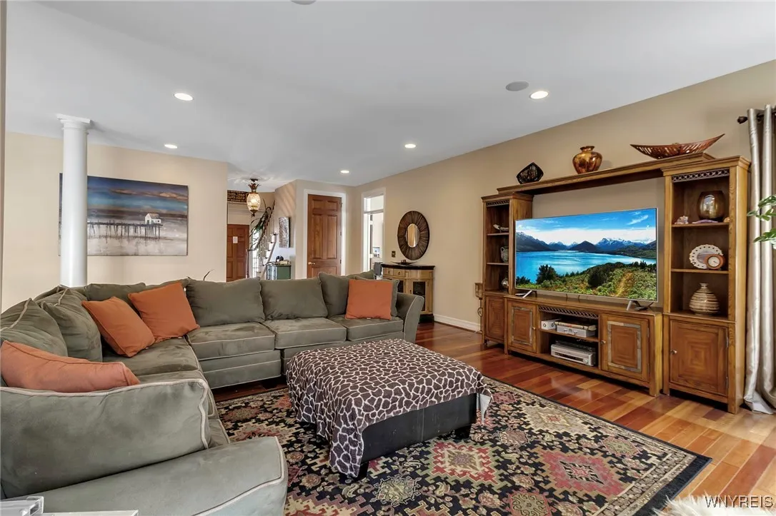 8 Kingfisher Court, Orchard Park, New York 14127, Orchard Park, New York 14127, 4 Bedrooms Bedrooms, 11 Rooms Rooms,3 BathroomsBathrooms,Residential,Closed,8 Kingfisher Court, Orchard Park, New York 14127,0,B1588171