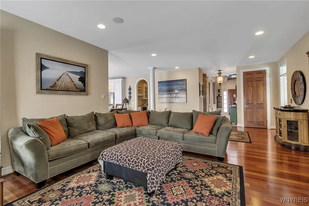 8 Kingfisher Court, Orchard Park, New York 14127, Orchard Park, New York 14127, 4 Bedrooms Bedrooms, 11 Rooms Rooms,3 BathroomsBathrooms,Residential,Closed,8 Kingfisher Court, Orchard Park, New York 14127,0,B1588171
