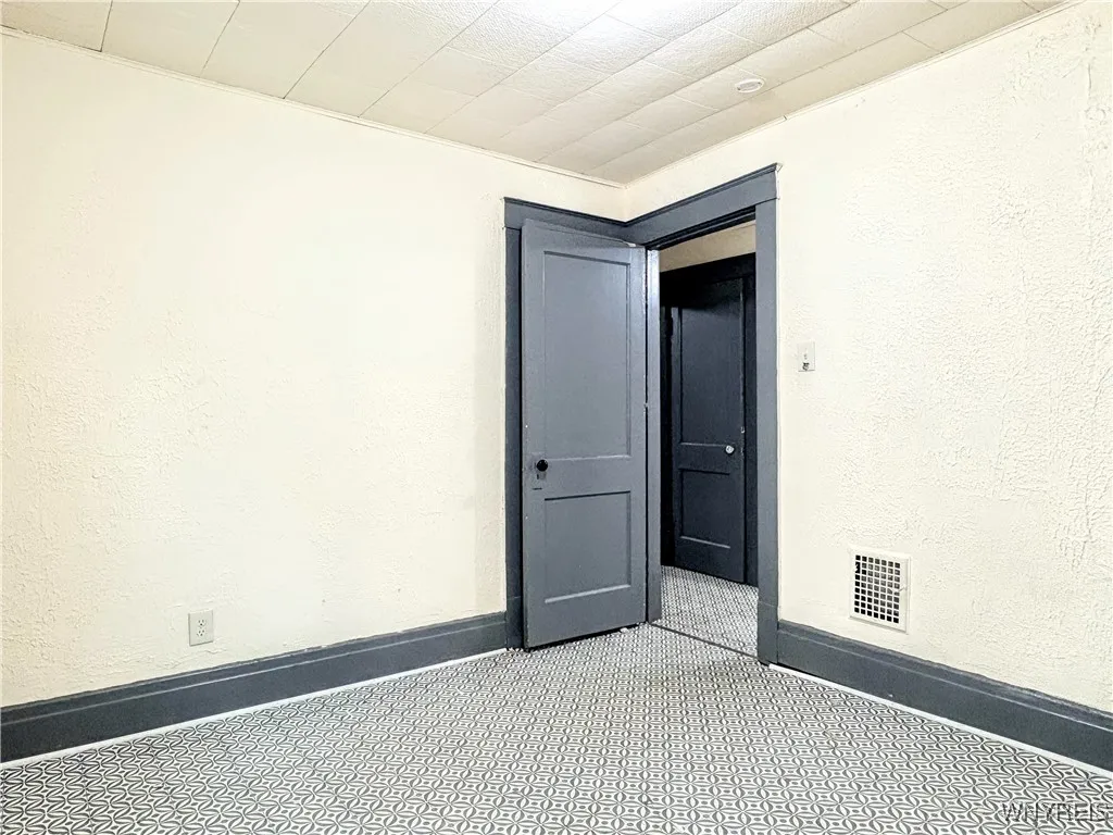 2231 Cudaback Avenue, Niagara Falls, New York 1430, Niagara Falls, New York 14303, 4 Bedrooms Bedrooms, ,2 BathroomsBathrooms,Residential,For Sale,2231 Cudaback Avenue, Niagara Falls, New York 1430,B1584977
