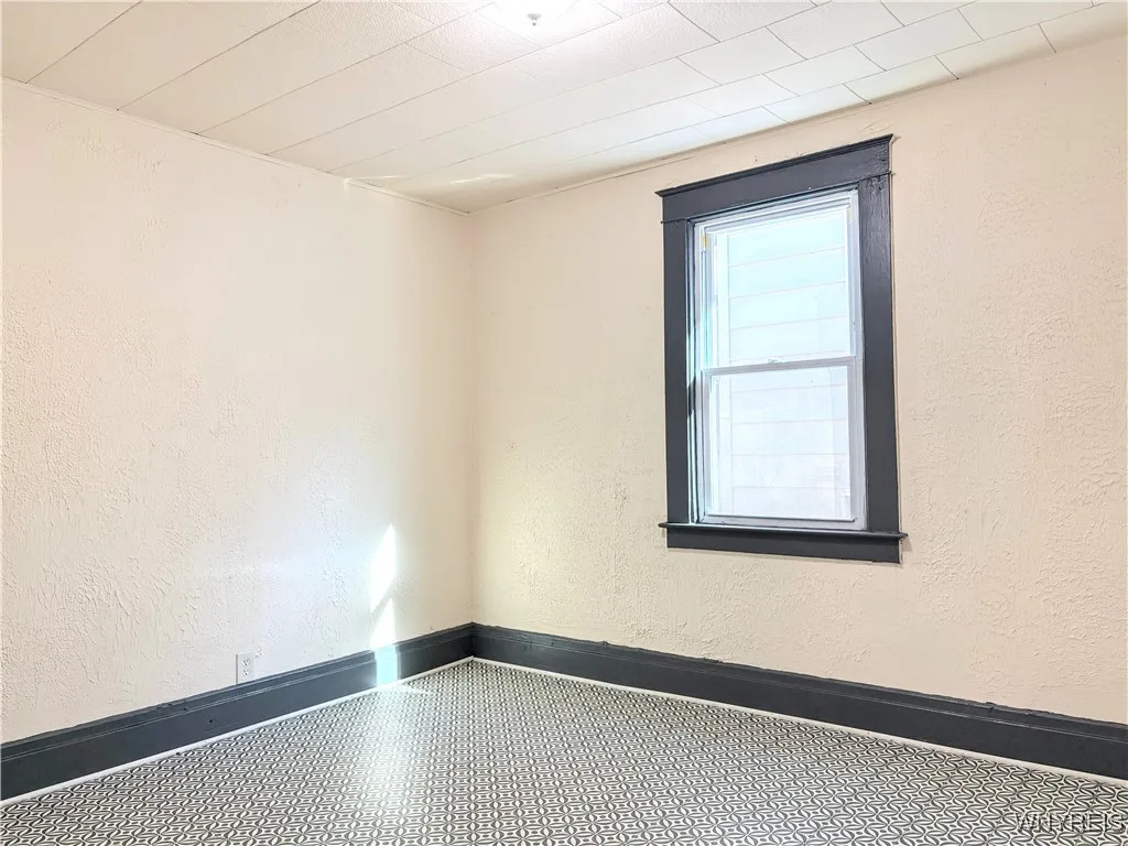 2231 Cudaback Avenue, Niagara Falls, New York 1430, Niagara Falls, New York 14303, 4 Bedrooms Bedrooms, ,2 BathroomsBathrooms,Residential,For Sale,2231 Cudaback Avenue, Niagara Falls, New York 1430,B1584977