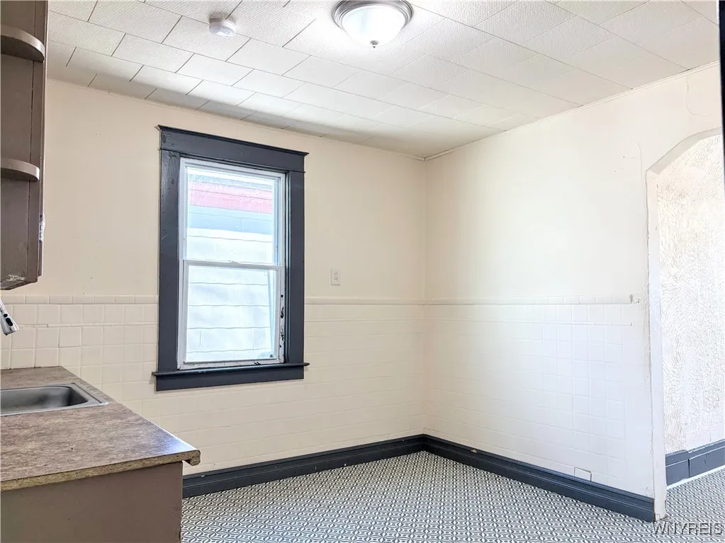 2231 Cudaback Avenue, Niagara Falls, New York 1430, Niagara Falls, New York 14303, 4 Bedrooms Bedrooms, ,2 BathroomsBathrooms,Residential,For Sale,2231 Cudaback Avenue, Niagara Falls, New York 1430,B1584977