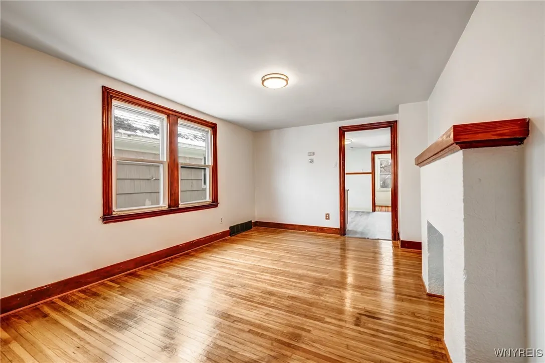 89 Poplar Avenue, Buffalo, New York 14211, Buffalo, New York 14211, 5 Bedrooms Bedrooms, ,2 BathroomsBathrooms,Residential,Closed,89 Poplar Avenue, Buffalo, New York 14211,0,B1588355