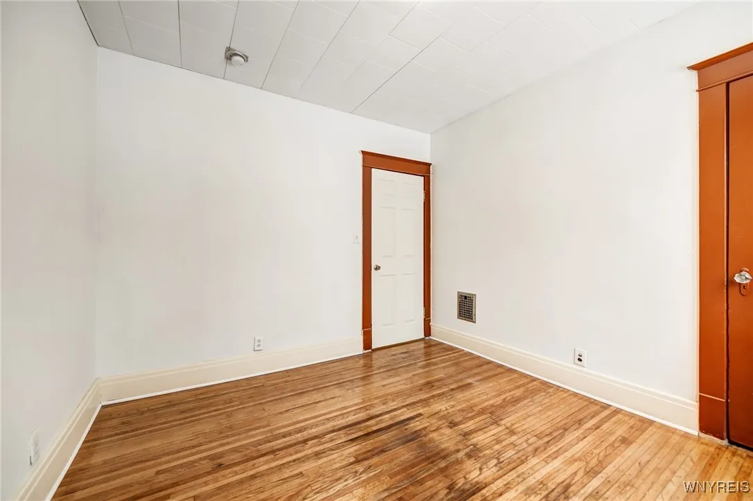 89 Poplar Avenue, Buffalo, New York 14211, Buffalo, New York 14211, 5 Bedrooms Bedrooms, ,2 BathroomsBathrooms,Residential,Closed,89 Poplar Avenue, Buffalo, New York 14211,0,B1588355