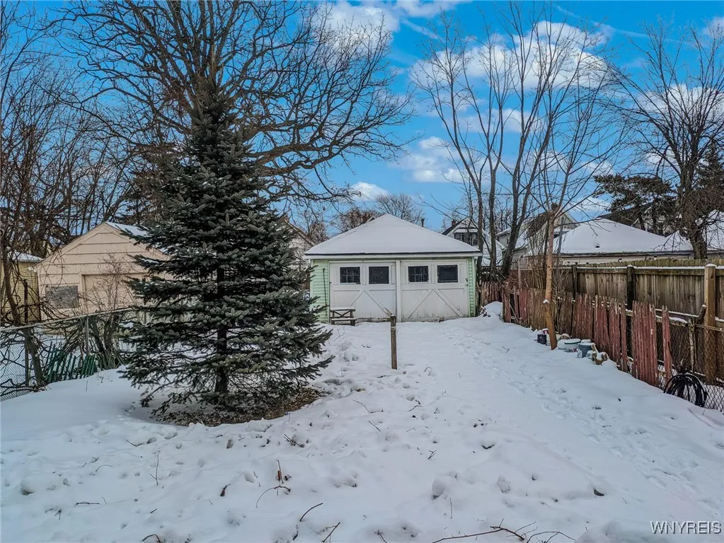 89 Poplar Avenue, Buffalo, New York 14211, Buffalo, New York 14211, 5 Bedrooms Bedrooms, ,2 BathroomsBathrooms,Residential,Closed,89 Poplar Avenue, Buffalo, New York 14211,0,B1588355