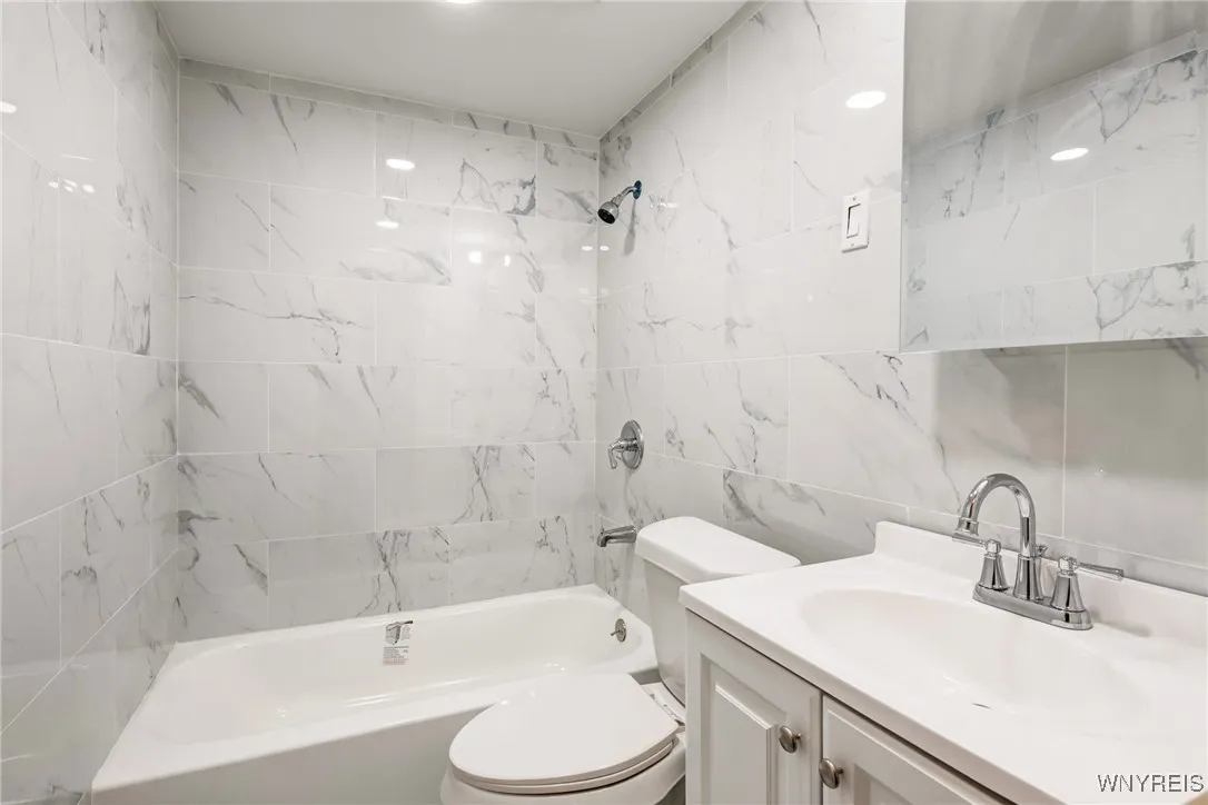 89 Poplar Avenue, Buffalo, New York 14211, Buffalo, New York 14211, 5 Bedrooms Bedrooms, ,2 BathroomsBathrooms,Residential,Closed,89 Poplar Avenue, Buffalo, New York 14211,0,B1588355