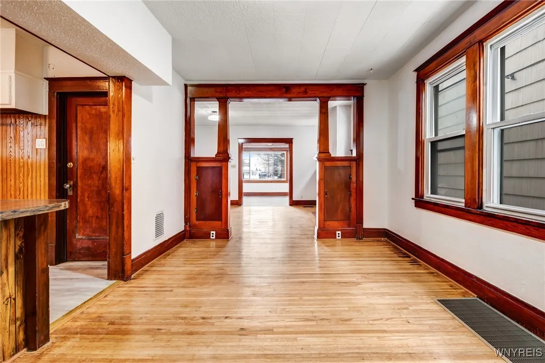 89 Poplar Avenue, Buffalo, New York 14211, Buffalo, New York 14211, 5 Bedrooms Bedrooms, ,2 BathroomsBathrooms,Residential,Closed,89 Poplar Avenue, Buffalo, New York 14211,0,B1588355