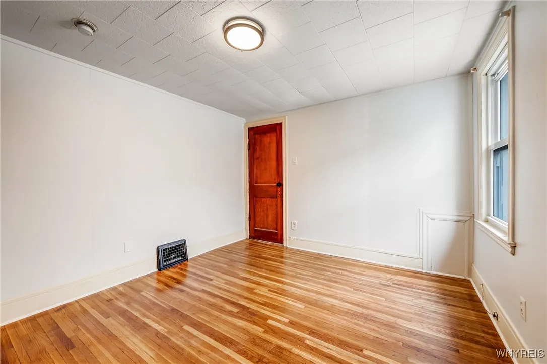 89 Poplar Avenue, Buffalo, New York 14211, Buffalo, New York 14211, 5 Bedrooms Bedrooms, ,2 BathroomsBathrooms,Residential,Closed,89 Poplar Avenue, Buffalo, New York 14211,0,B1588355