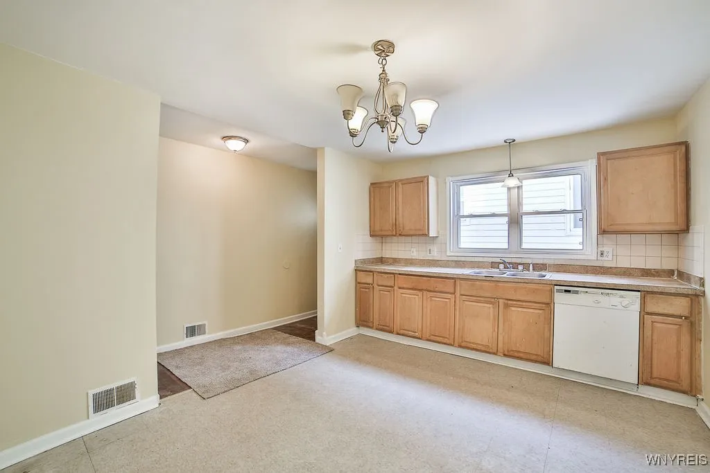 420 Willett Street, Buffalo, New York 14206, Buffalo, New York 14206, 8 Bedrooms Bedrooms, ,3 BathroomsBathrooms,Residential,Closed,420 Willett Street, Buffalo, New York 14206,0,B1588249