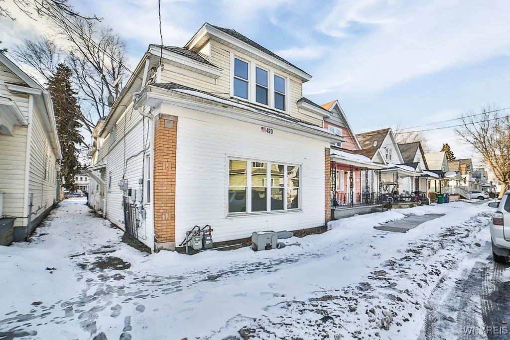 420 Willett Street, Buffalo, New York 14206, Buffalo, New York 14206, 8 Bedrooms Bedrooms, ,3 BathroomsBathrooms,Residential,Closed,420 Willett Street, Buffalo, New York 14206,0,B1588249
