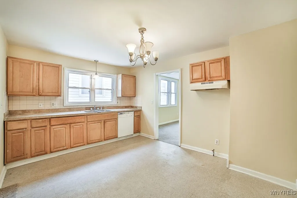 420 Willett Street, Buffalo, New York 14206, Buffalo, New York 14206, 8 Bedrooms Bedrooms, ,3 BathroomsBathrooms,Residential,Closed,420 Willett Street, Buffalo, New York 14206,0,B1588249