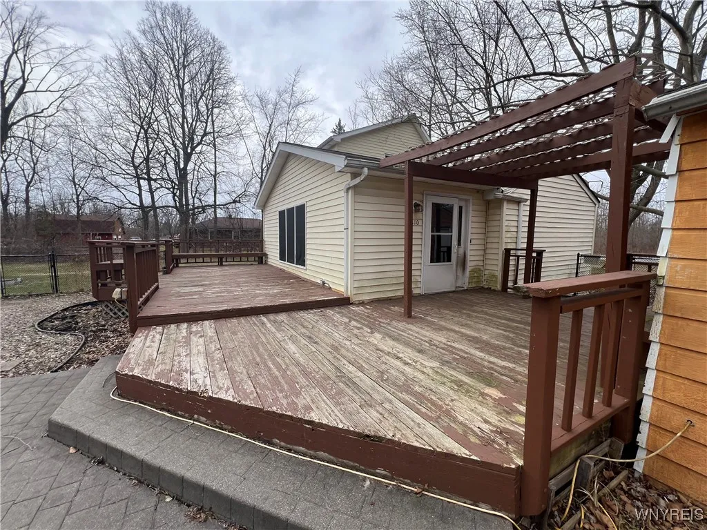 8610 Goodrich Road, Clarence, New York 14032, Clarence, New York 14032, 3 Bedrooms Bedrooms, 8 Rooms Rooms,2 BathroomsBathrooms,Residential,For Sale,8610 Goodrich Road, Clarence, New York 14032,B1588293
