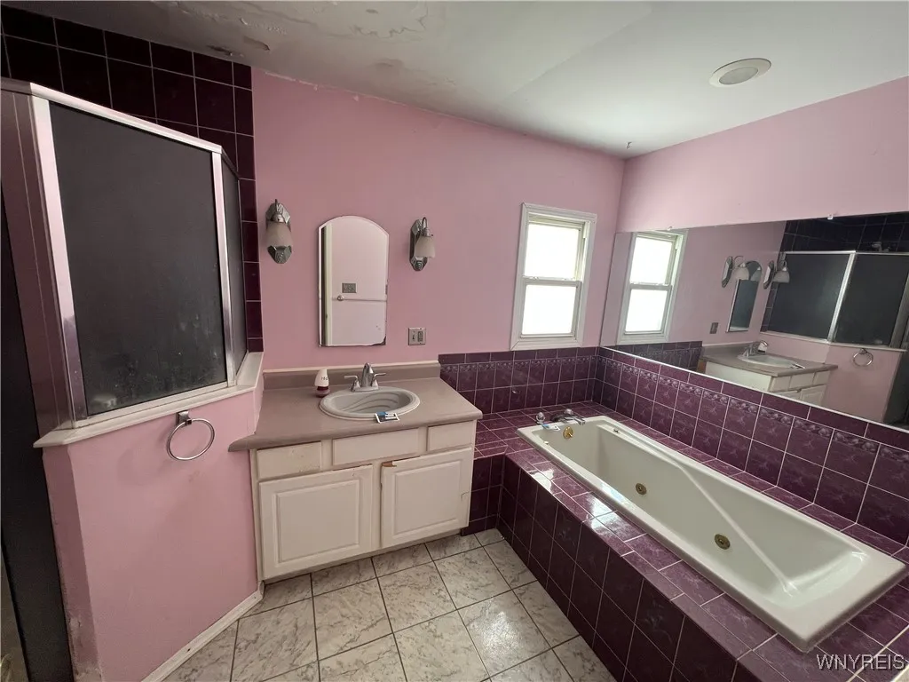 8610 Goodrich Road, Clarence, New York 14032, Clarence, New York 14032, 3 Bedrooms Bedrooms, 8 Rooms Rooms,2 BathroomsBathrooms,Residential,For Sale,8610 Goodrich Road, Clarence, New York 14032,B1588293