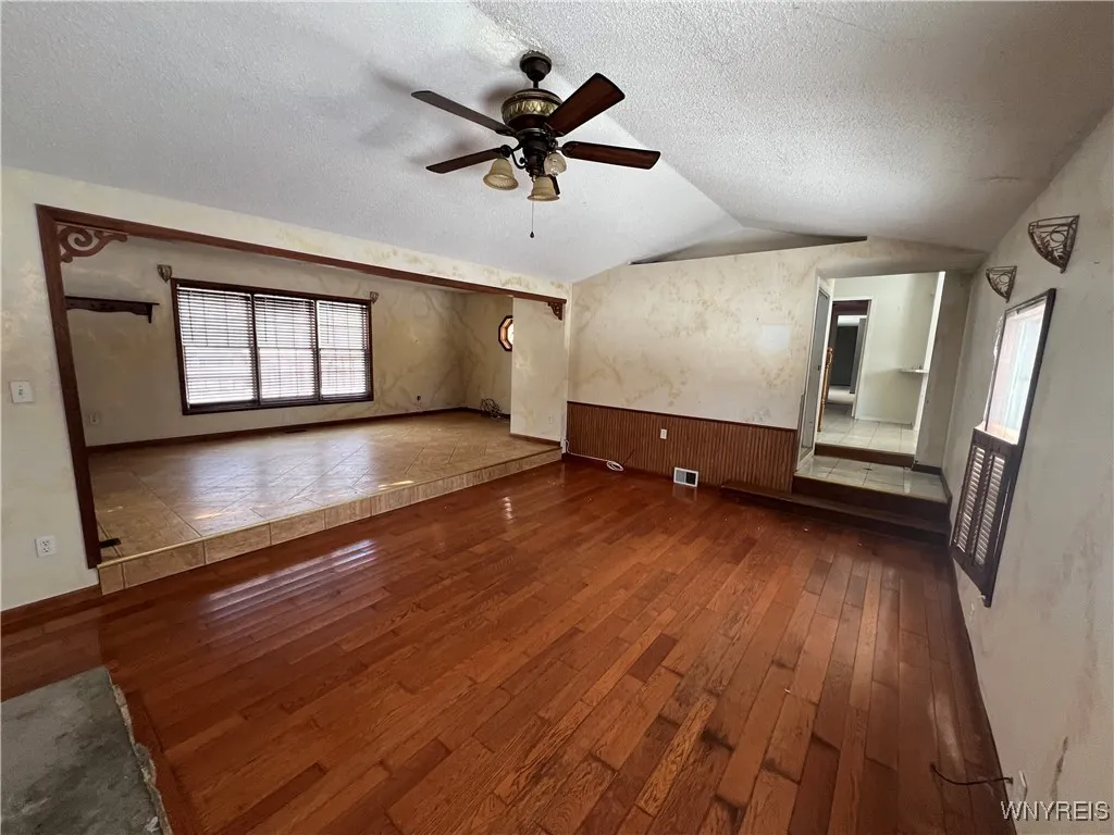 8610 Goodrich Road, Clarence, New York 14032, Clarence, New York 14032, 3 Bedrooms Bedrooms, 8 Rooms Rooms,2 BathroomsBathrooms,Residential,For Sale,8610 Goodrich Road, Clarence, New York 14032,B1588293