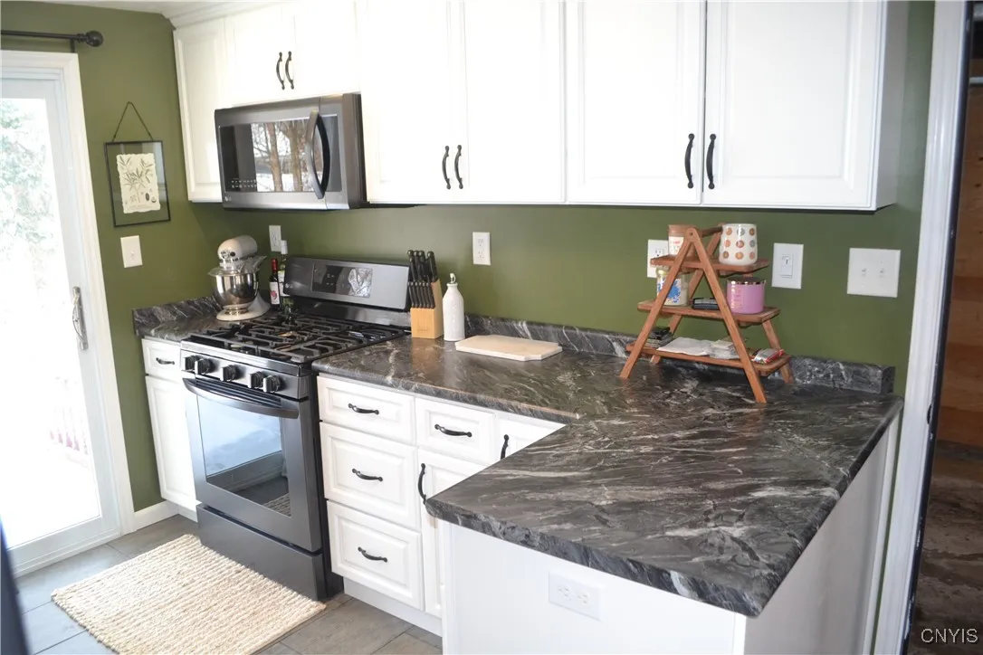 112 Male Avenue, Camillus, New York 13219, Camillus, New York 13219, 3 Bedrooms Bedrooms, 7 Rooms Rooms,1 BathroomBathrooms,Residential,Closed,112 Male Avenue, Camillus, New York 13219,0,S1588431
