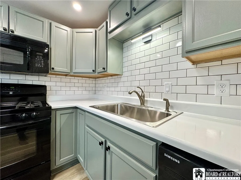 501 Barr Street, Jamestown, New York 14701, Jamestown, New York 14701, 4 Bedrooms Bedrooms, 9 Rooms Rooms,1 BathroomBathrooms,Residential,Closed,501 Barr Street, Jamestown, New York 14701,0,R1588241
