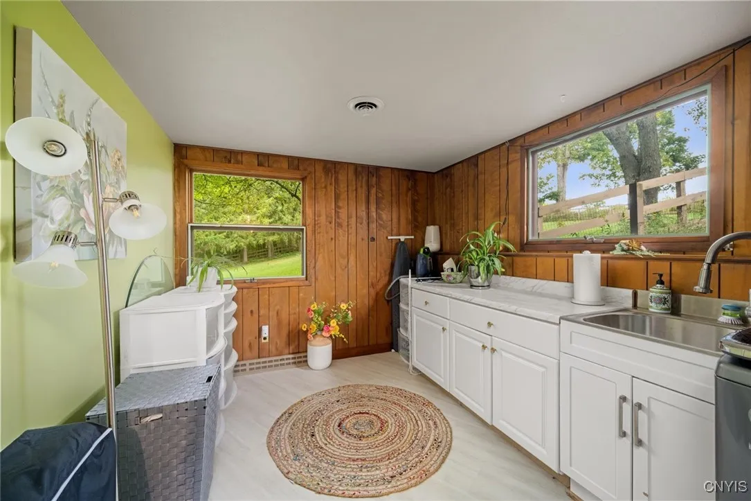 6021 Commane Road, Lafayette, New York 13084, Lafayette, New York 13084, 4 Bedrooms Bedrooms, 10 Rooms Rooms,3 BathroomsBathrooms,Residential,Closed,6021 Commane Road, Lafayette, New York 13084,0,S1588369