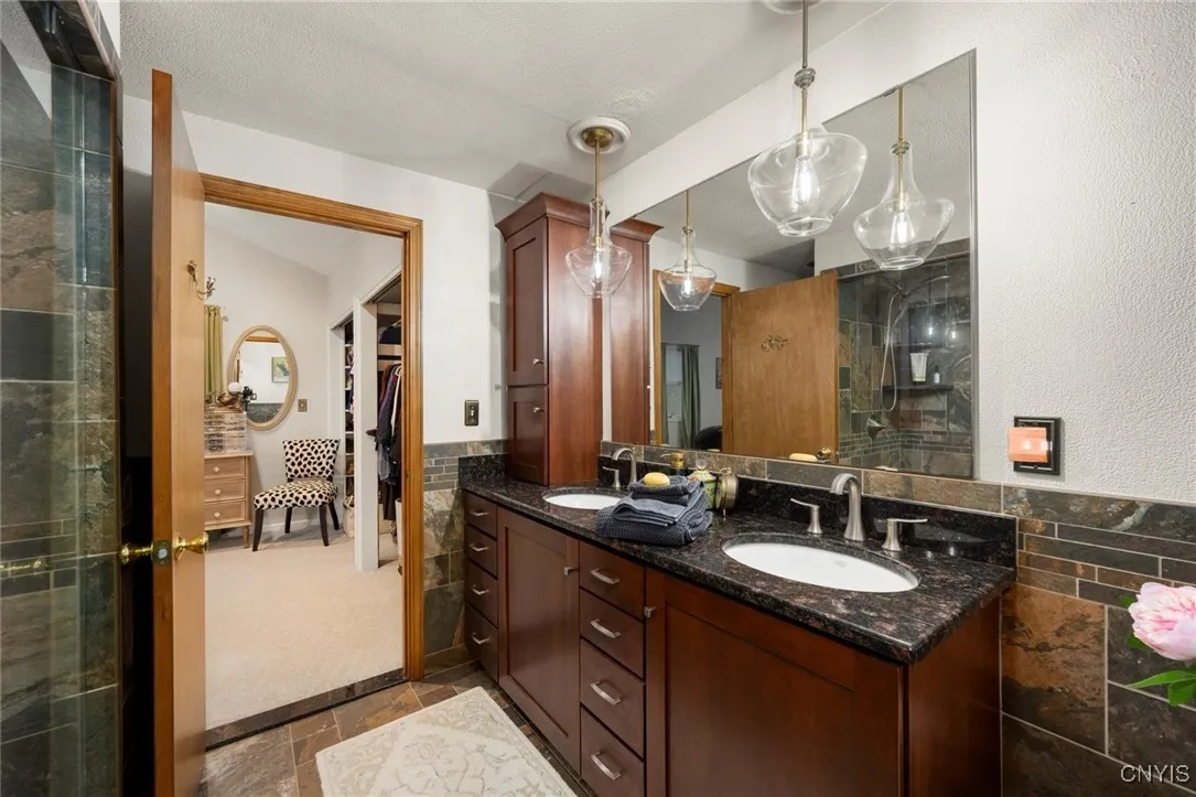 6021 Commane Road, Lafayette, New York 13084, Lafayette, New York 13084, 4 Bedrooms Bedrooms, 10 Rooms Rooms,3 BathroomsBathrooms,Residential,Closed,6021 Commane Road, Lafayette, New York 13084,0,S1588369